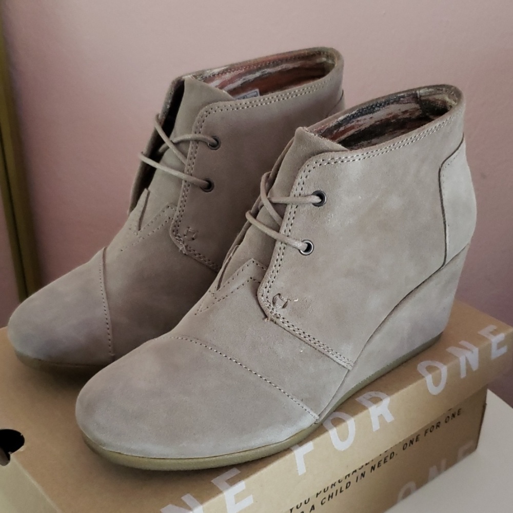 Toms Desert Wedge Bootie - size 9.5